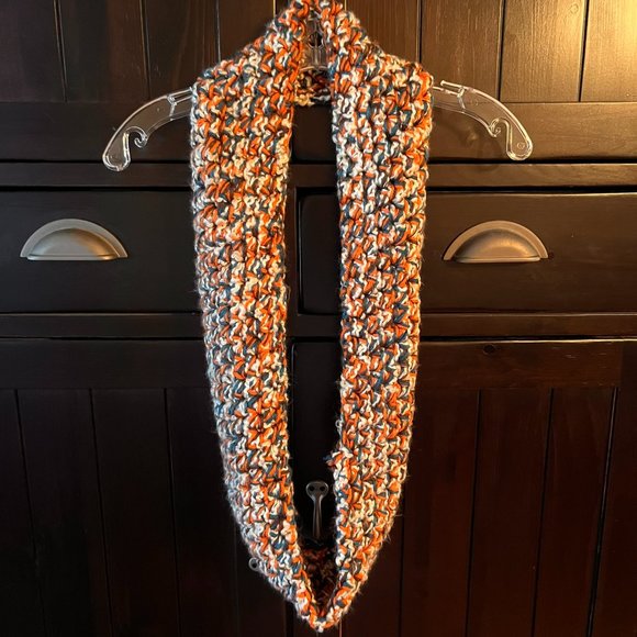 HandKnit Scarf - Picture 1 of 3